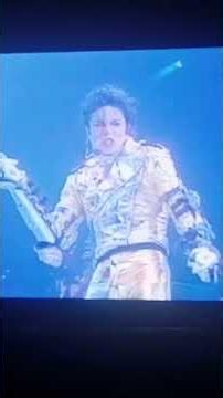 Michael Jackson pyt pretty young thing