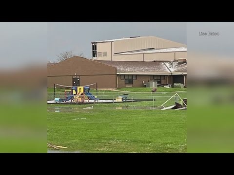 People asked to avoid Lena, Illinois, due to tornado damage, officials say