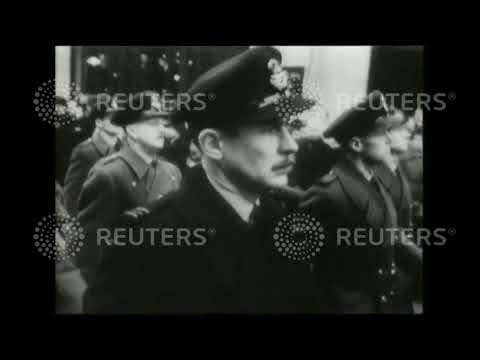 1949 The aviators of the Berlin Air Lift are honoured, and then march through London
