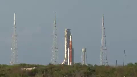 🇺🇸NASA is now committed to a permanent Moon base and will never again abandon the lunar surface.In a major rethink of the Artemis program, Jared has laid out a concrete three-phase plan: up to 15 robotic landers will first scout landing sites, followed by regular crewed visits every six months to build habitats for long-duration stays. The goal is sustained human presence on the Moon, not just flags and footprints.Source: @TheEconomist