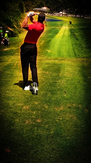 Tiger Woods flawless 3-wood stinger slow motion!