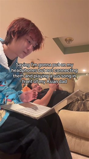 Sebastian Tan (@cbxs.com)’s video of Headphones