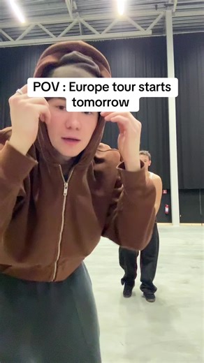 See you soon Hamburg !!🇩🇪 Where will we see you on the tour?? #theroom