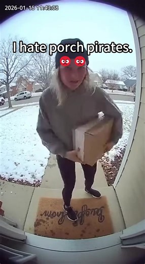 Porch exploding package box with glitter👋😂😆😄👋 #porchpiratecaught #glitter #package #prank #funny
