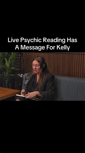 @Chloe Mediumship does a live reading on the podcast and has a message for Kelly. #psychic #psychicmedium #psychicreading #mediumship #mediumshipreadings