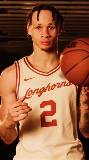 We teamed up with Panini America for something special for Longhorn Nation 🤘 The first-ever University of Texas #PaniniNIL trading card box set is available today at PaniniAmerica.net! The collection features more than 200 cards and includes current athletes and legends across multiple Longhorns sports programs. #HookEm #WhoDoYouCollect | Texas Longhorns