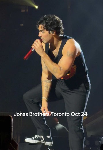I’ll just leave this here ok thanks bye @joejonas @Jonas Brothers | Jonas Brothers