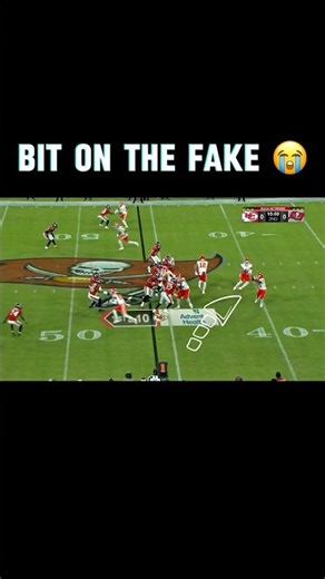Justin Fields Fools the Tampa Bay Buccaneers With the Fake Pitch 😭 | Buccaneers vs Chiefs