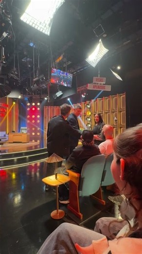 MOMENTO TOQUETÓN en Otro día perdido: Pergolini, Rada y Evelyn se abalanzaron sobre un espectador