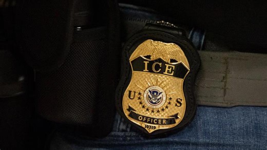 ICE arrests 8 people during raid in Davenport
