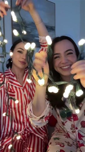 Did you know Rudolph had a twin? 🔴