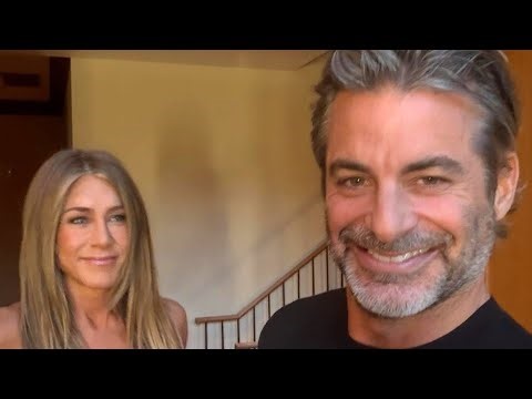 Jennifer Aniston and Boyfriend Jim Curtis Shares New Looks Into Their Romance