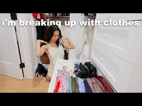 decluttering my WALK IN CLOSET (day 3 of becoming a clean girl: year 2)