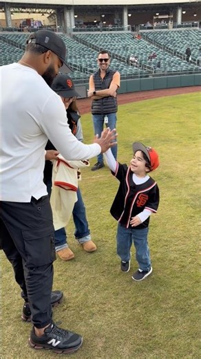 MLB players surprising fans with autographed jerseys 🥹