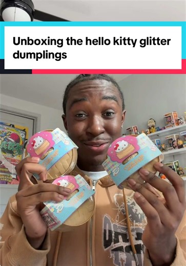 Unboxing the new Hello Kitty glitter dumpling series 😮 #squishy #hellokitty #dumplings #squishies