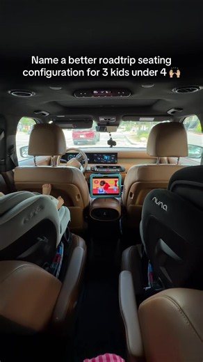 Hyundai Palisade seating configuration for 3 kids under 4