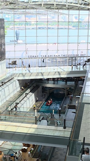 Inside Marina Bay Sands — where luxury meets beauty 🛍️One of the most stunning shopping experiences