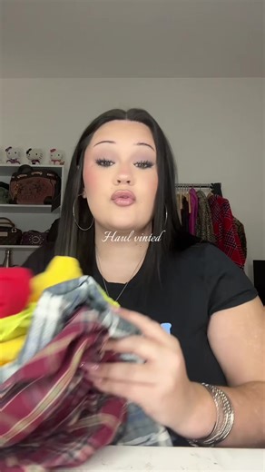 Discover Vintage Treasures in Vinted Haul