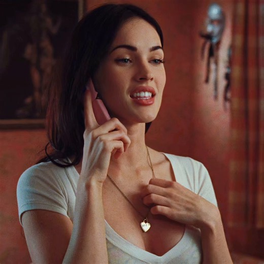 megan fox is so hot in jennifer's body https://t.co/iaw0NrMN7t