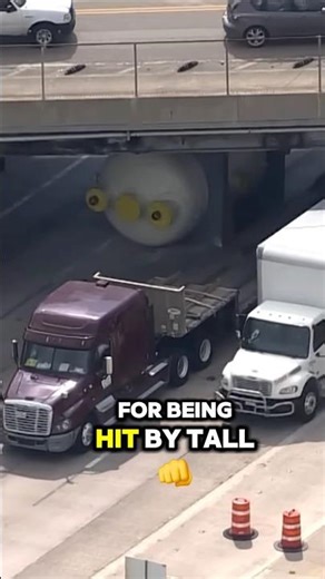 Truck crashes into bridge‼️Loses load‼️#truck #driver #crash #texas #travel