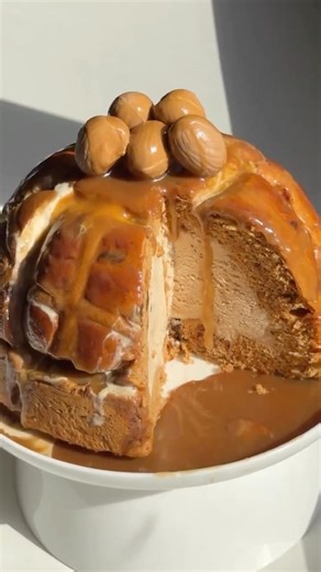 Sticky Date + Hot Cross Buns + Ice Cream = next level Easter dessert🐰🍦 #Easter #Shorts #FoodShorts