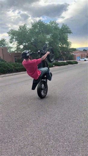 Hand drag and scrape 😈 @Abq.films #ebike #ultrabee #fyp #emoto #scrape