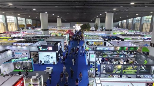 Canton Fair exhibitors tailor products to buyer feedback, creating selling points
