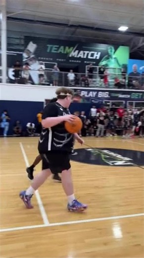 This dude is inspiring the next generation of basketball legends (Thecameronschmidt)