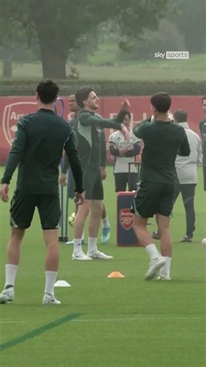 A dancing Declan Rice in training 😅🕺