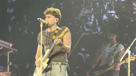 Movistar Arena España on X: "Del streaming al directo. Así vivimos 'Y si lo hacemos' de Dani Fernández en el Movistar Arena de Madrid ❤️ ¡Ya solo queda una noche!" / X