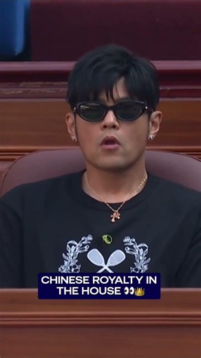 King of Mandopop, Jay Chou spotted in Shanghai! 🤴🎤