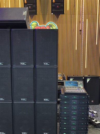 Sebanyak 8 units power amp dan 8 pasang speaker telah dipilih - kombinasi padu utk prestasi bunyi yg power, jelas & stabil 👍👍👍 #psprosound #fullrangespeaker #poweramp #proaudio #professionalaudio