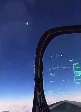 UFO Sighting, Captured by Commercial Airplane Pilot at 7,000 Meters