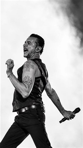 DEPECHE MODE 📢 NEVER LET ME DOWN AGAIN, Live at the Isle of Wight Festival, Uk 2018