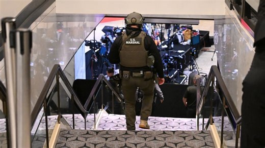 Live updates: White House Correspondents’ Dinner shooting suspect to be arraigned in court | CNN Politics