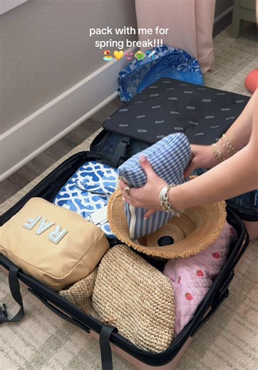 packing vlog!!!🧳✈️🩷 finally spring break😏😏 #packingvlog #packing #packwithme #springbreak #vlog