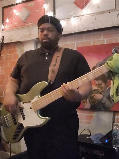 🎸🕺🏿 . Clip from the gig tonight at the @dreamlandballroom . Song: Outstanding Artist: The Gap Band . . 🎷: @kendrickelley1914 🎹: Rj 🎸: @jeromejamesjr1 🥁: @Kourtland L. Jackson 🎸:Myself . . #band #music #musician #livemusic #bass