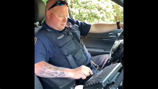 4 COPS RAID MY YARD SALE AND GET DISMISSED EAST HAMPTON First Amendment Audit Part 8 | Patrick Roth