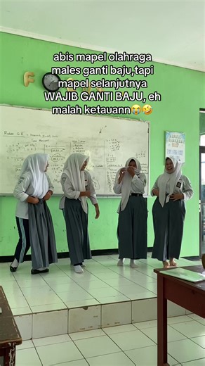 Keseruan Ganti Baju Setelah Olahraga