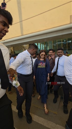 QUEEN TRISHA ARRIVED Coimbatore airport #Trisha #vijay #trishakrishnan