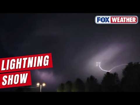 LIGHT SHOW ⚡️: An Immaculate Supercell In Lawrence, Kansas, Lit Up The Night Sky