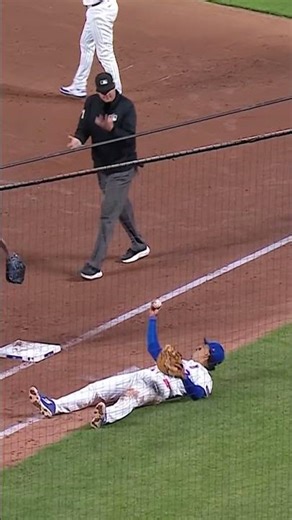 The ump did the thing 🤣🫵
