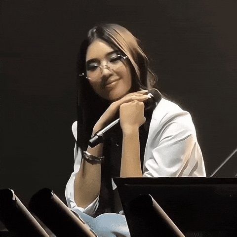 @BBCWorld Get well soon queen! 💓💓💓