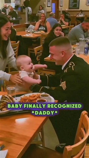 Baby recognized his army dad🥹