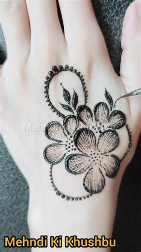 Easy Mehndi Design 💯 | Beautiful Floral Back Hand Mehndi #shorts