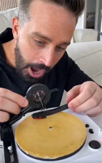 Turning a tortilla into a working vinyl record: DIY sound experiment