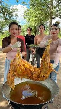 Cooking savory fried goat meat and aromatic sour soup recipe
