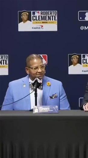 Vertical baseball MLB Clemente trophy