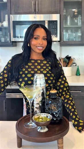 Ashley Breann on Instagram: "buying this olive shirt just to make a filthy dirty martini was so worth it. 🍸🫒 This felt like the perfect cocktail moment to use the @hexclad x Still G.I.N. cocktail shaker. It is not only stunning, but it really does elevate every drink. #HexCladPartner Ingredients: •2.5 oz Still G.I.N. ( @dreandsnoop ) •3oz olive brine •ice •vermouth, for spritzing the glass •blue cheese stuffed olives Directions : 1. Add Still G.I.N. & olive brine to the cocktail shaker w/ ice.