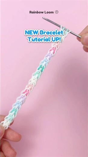 This bracelet took 67 rubber bands 🫴 Learn how to make this NEW Rainbow Loom bracelet! 🤩